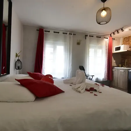 Appartement Jacuzzi Privatif : Urban Love Verneuil d'Avre et d'Iton Exterior photo