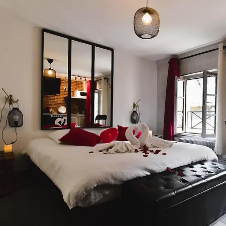 Appartement Jacuzzi Privatif : Urban Love Verneuil d'Avre et d'Iton Exterior photo